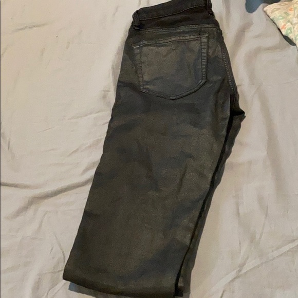 $200 - Picture 2 of 7